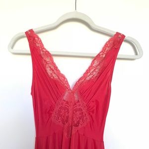 • l a c e • v i n t a g e • n i g h t y •